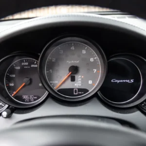 ORshoots - Exclusive Swiss Cars - Porsche Cayenne Hybrid - Met WM (22)