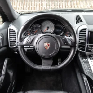 ORshoots - Exclusive Swiss Cars - Porsche Cayenne Hybrid - Met WM (32)