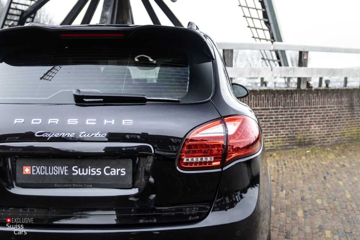 Exclusive Swiss Cars ORshoots - Exclusive Swiss Cars - Porsche Cayenne Turbo - Met WM (12)