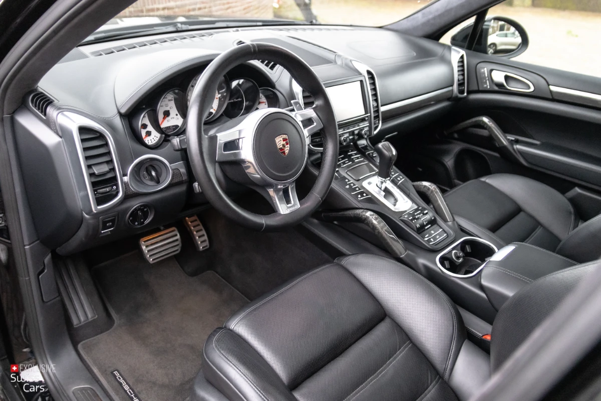 Exclusive Swiss Cars ORshoots - Exclusive Swiss Cars - Porsche Cayenne Turbo - Met WM (17)