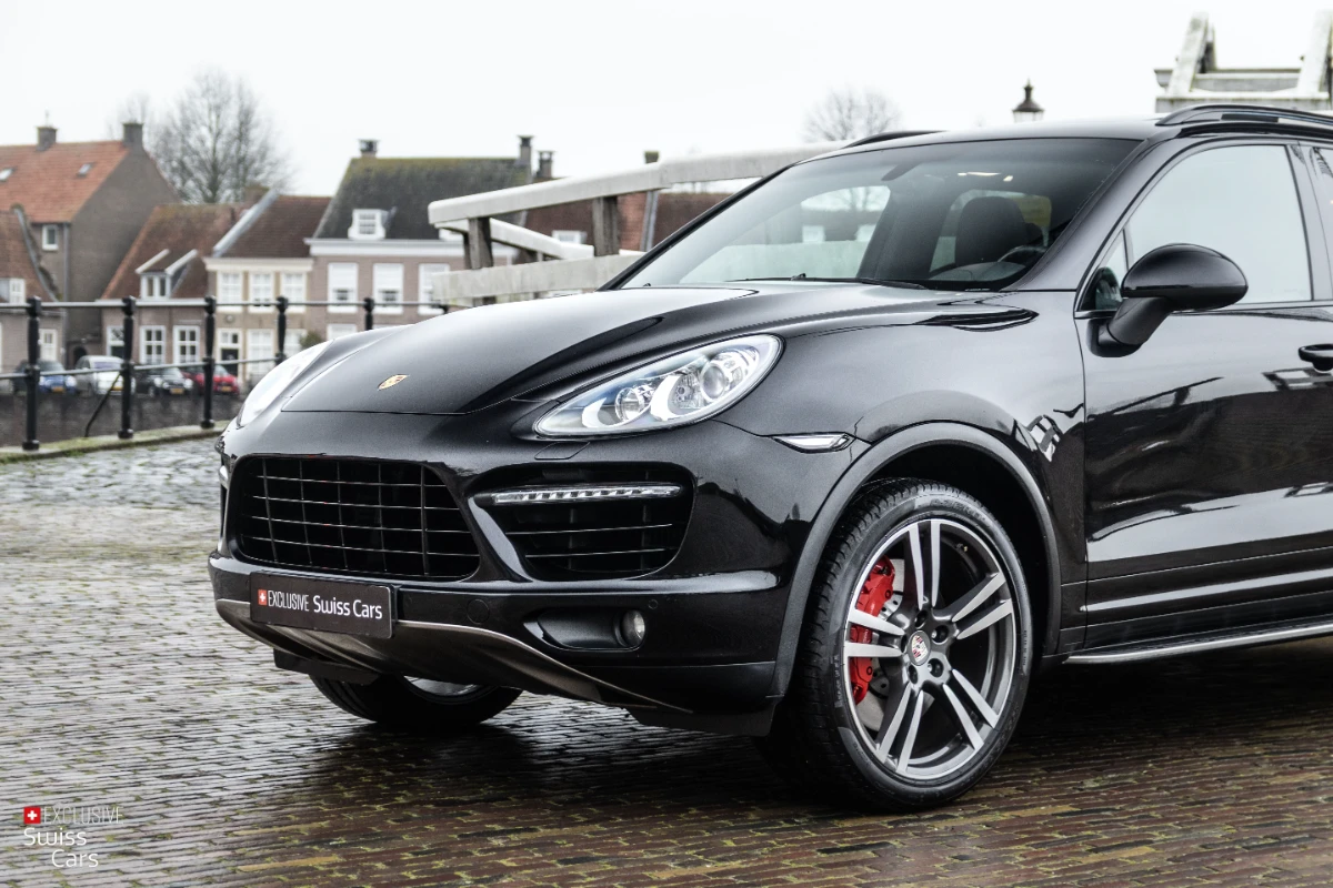Exclusive Swiss Cars ORshoots - Exclusive Swiss Cars - Porsche Cayenne Turbo - Met WM (2)