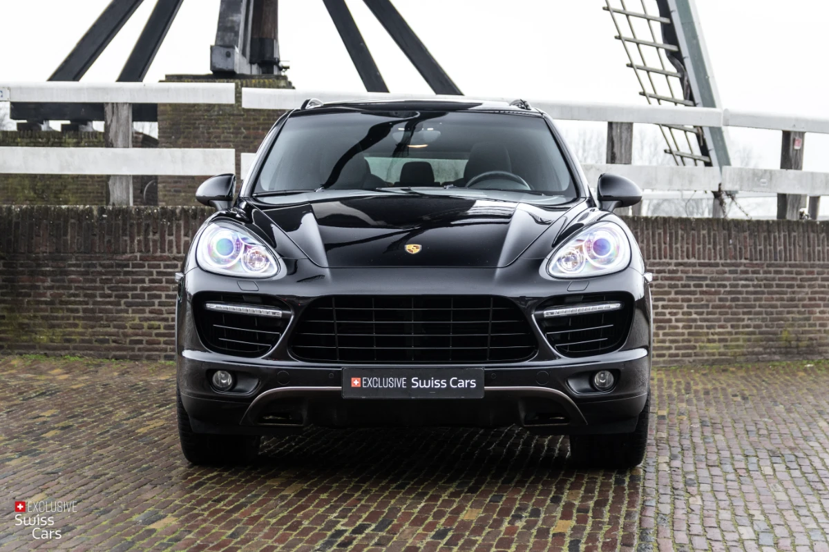 Exclusive Swiss Cars ORshoots - Exclusive Swiss Cars - Porsche Cayenne Turbo - Met WM (3)