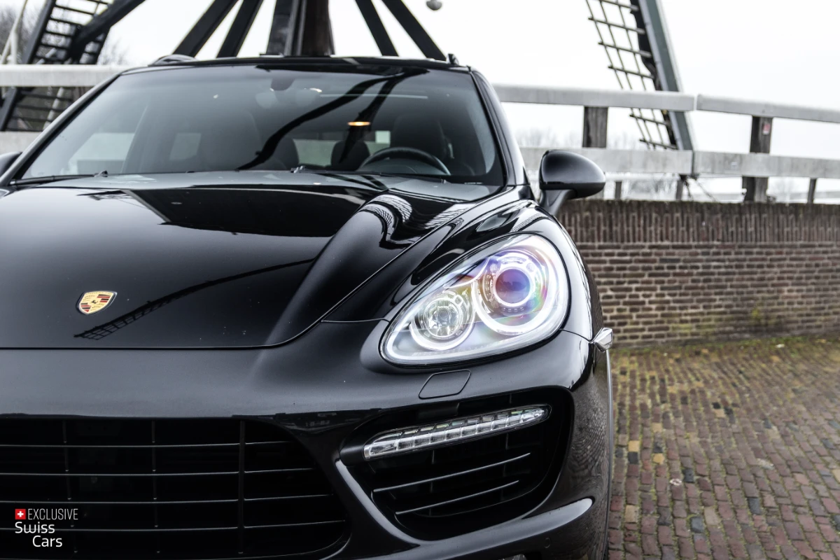 Exclusive Swiss Cars ORshoots - Exclusive Swiss Cars - Porsche Cayenne Turbo - Met WM (4)