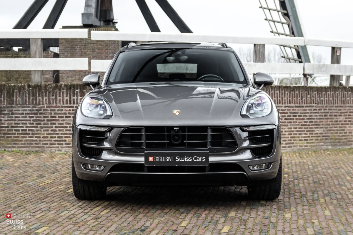 ORshoots - Exclusive Swiss Cars - Porsche Macan GTS - Met WM (12)