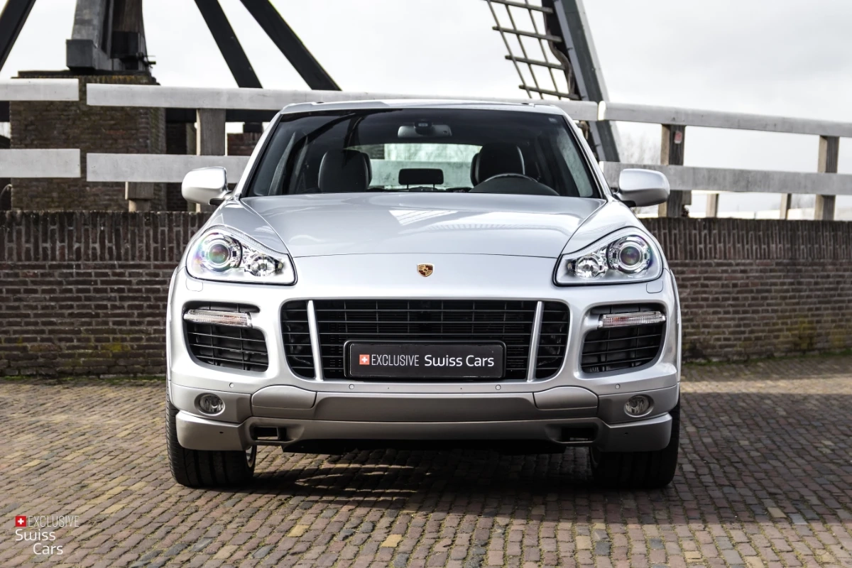 ORshoots - Exclusive Swiss Cars - Porsche Cayenne GTS - Met WM (3)