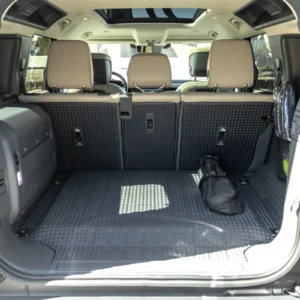 ORshoots - Exclusive Swiss Cars - Land Rover Defender - Met WM (39)