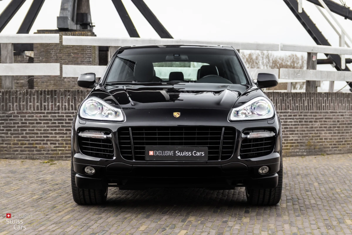 ORshoots - Exclusive Swiss Cars - Porsche Cayenne Turbo S - Met WM (3)