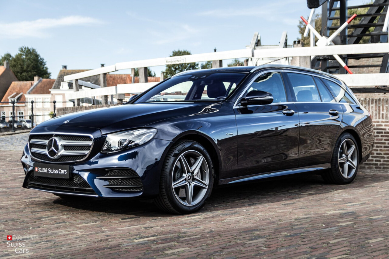 MERCEDES-BENZ E-Klasse Estate 300 de AMG-line ACC Burmester HUD Std. Kachel